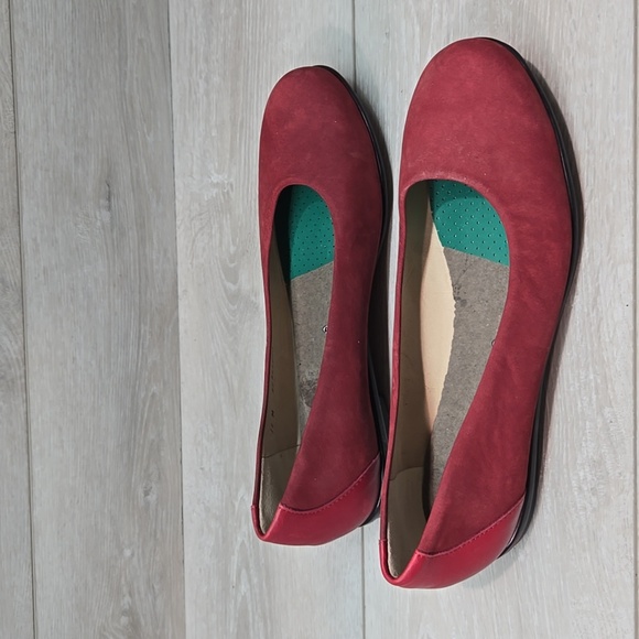 SAS Women Red Flats Comfortable Slip-On Loafers Shoes Sz 11M - Picture 2 of 12